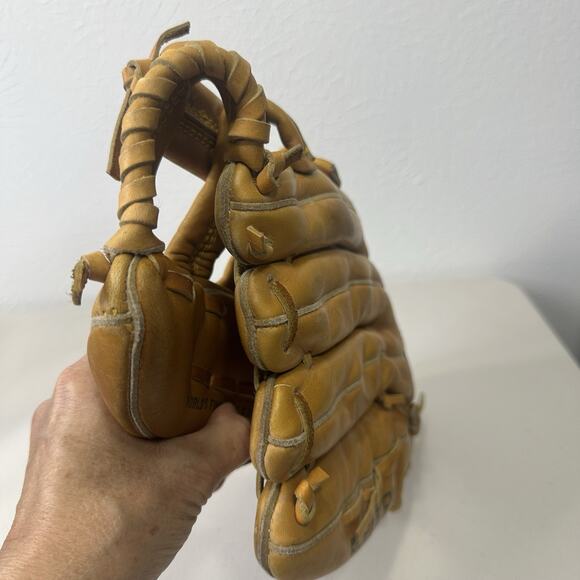 Easton EX1400 Competitor Series 13.5” Baseball Softball Glove RHT Hand Throw - Picture 4 of 11